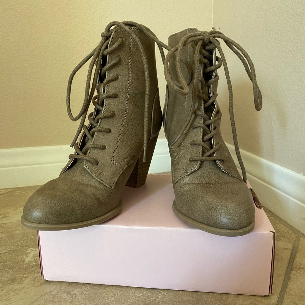 Quipid heeled boots